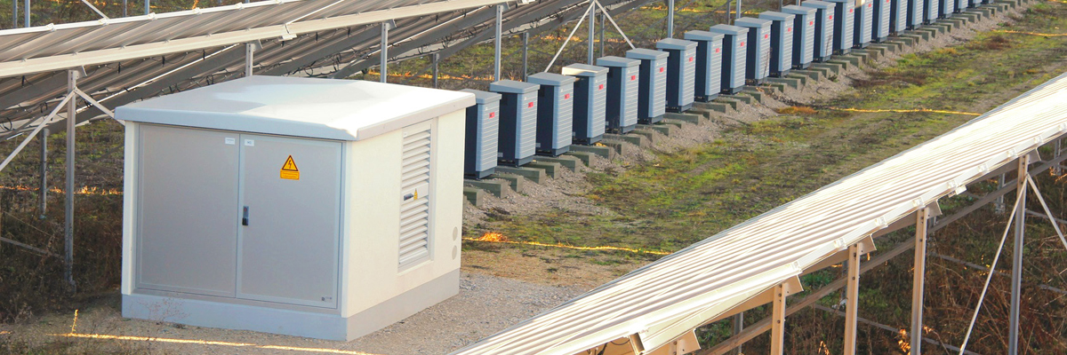 Witterungsbeständige Kabelbinder sind ideal für Solarparks