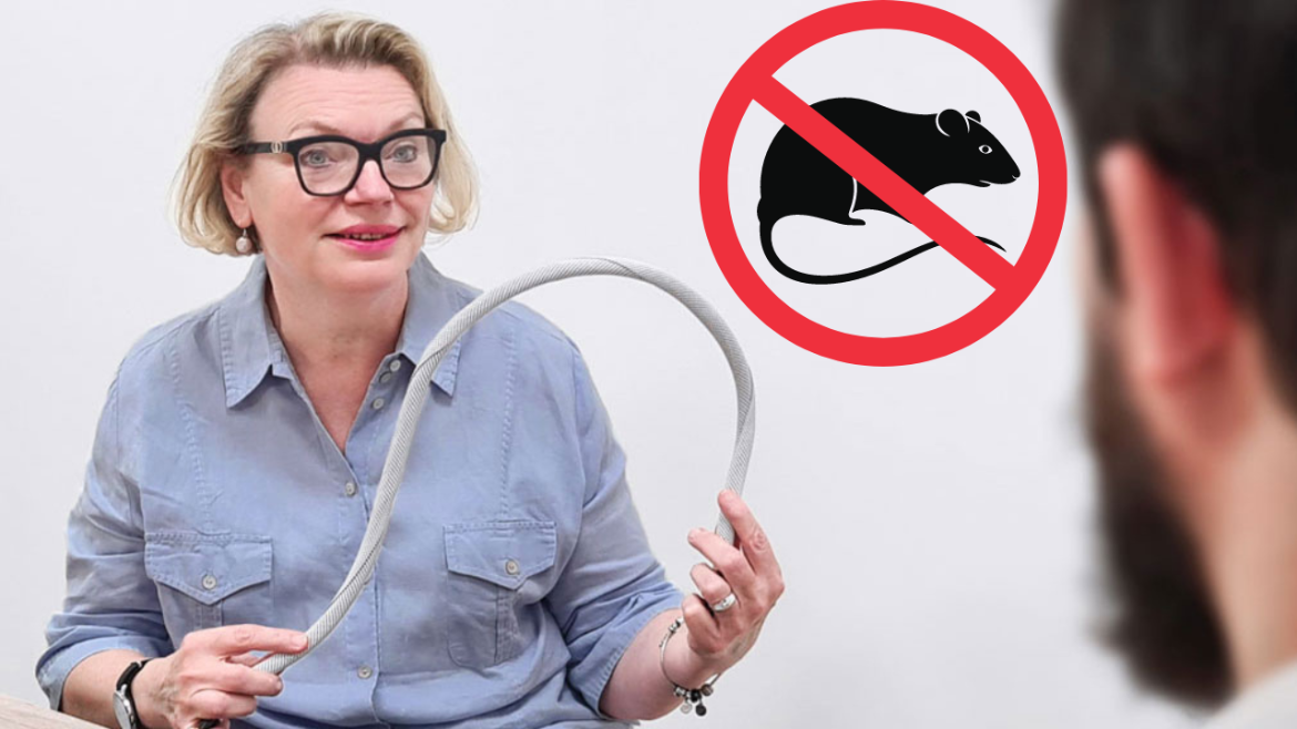 Sylvie Herniou erklärt den Nagetierschutz mit Twist-In RR-Schläuchen