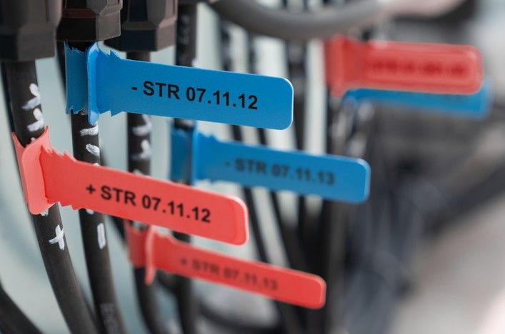 Kabeletiketten für die industrielle Kennzeichnung
