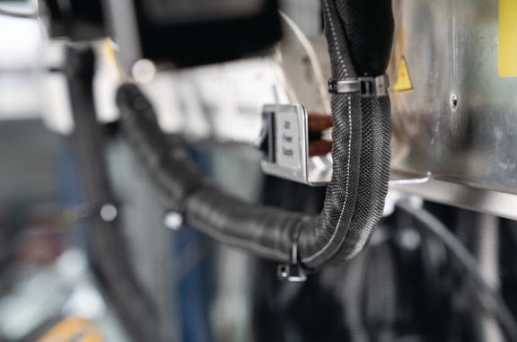 Helagaine Twist-In-FR selbstschließender, flammhemmender Polyester-Gewebeschlauch