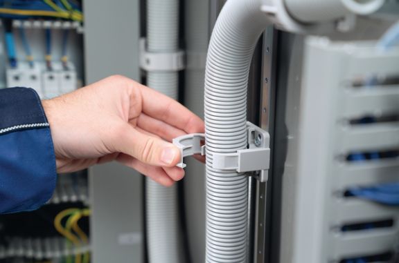 CTCC-IWS Wellrohre und Wellrohrhalter für den Schaltschrankbau