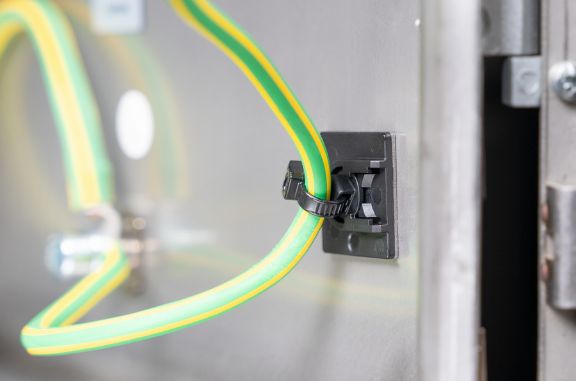 Drehbarer Klebesockel Kabelbündel Swivel Mount