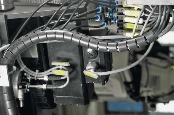 Hitzebeständiger Spiralschlauch mit EN 45545-2 Zulassung