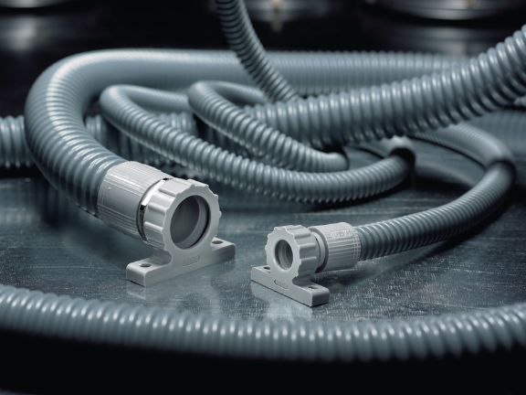 FlexiGuard spiralverstärkte Wellrohre sind extrem flexibel und bieten einen exzellenten mechanischen Schutz.
