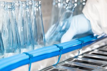 Röntgen- und metalldetektierbare Kabelbinder befestigen Kabel in der Lebensmittel-, Getränke- und Pharmaindustrie