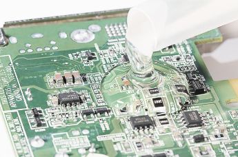 Religel-Clear schützt empfindliche Elektronik gegen Feuchtigkeit und Vibration