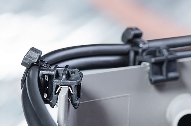 Kantenclips für sichere Kabelführung