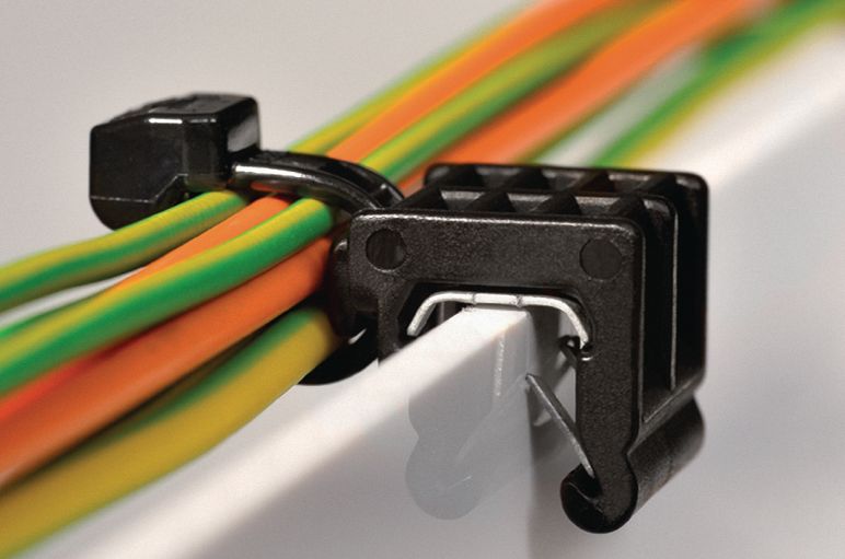 Kantenclips für Kabelfixierung parallel zur Kante